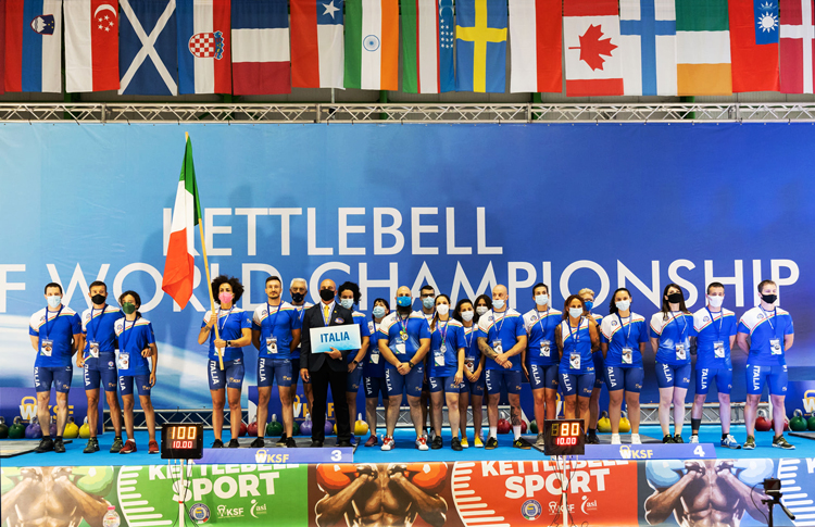 We're the proud supplier of the Italian Kettlebell national team in the world champiomship, we have designed and produced customized t shirts, shorts, leggings, sweatshirts, tracksuits and sportswear accessories to our National team